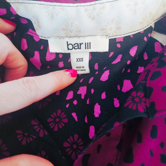 Bar III Bold Print Button-Up Blouse – Size XXS - Picture 4 of 4